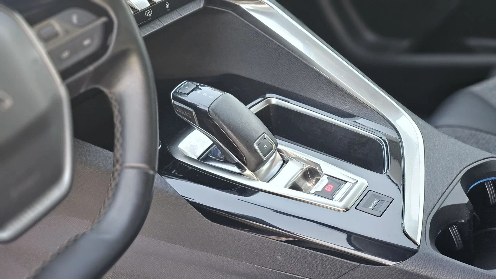 Peugeot 3008 1.2 PureTech, снимка 13 - Автомобили и джипове - 53734334