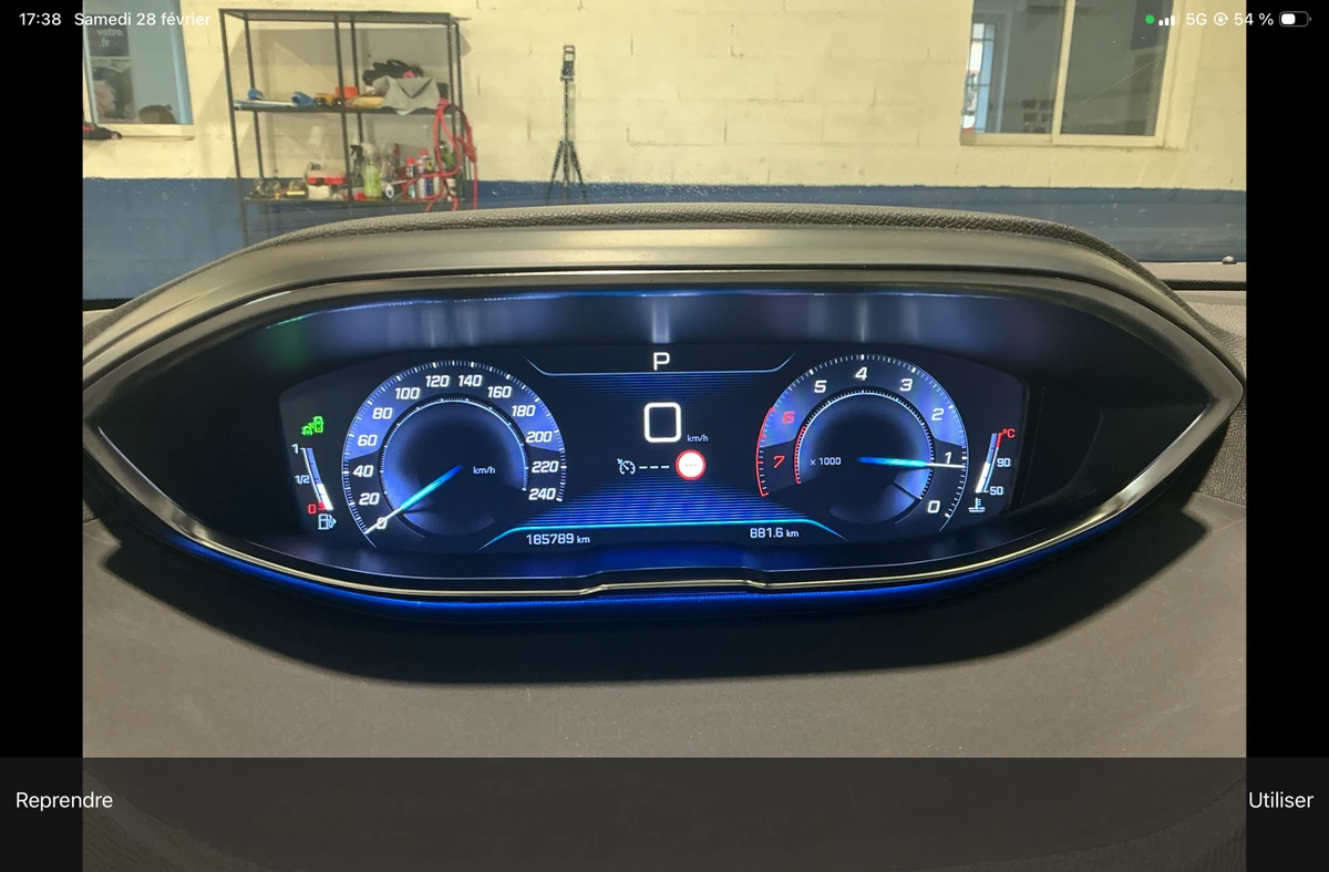 Peugeot 3008 1.2 PureTech, снимка 7 - Автомобили и джипове - 53734334