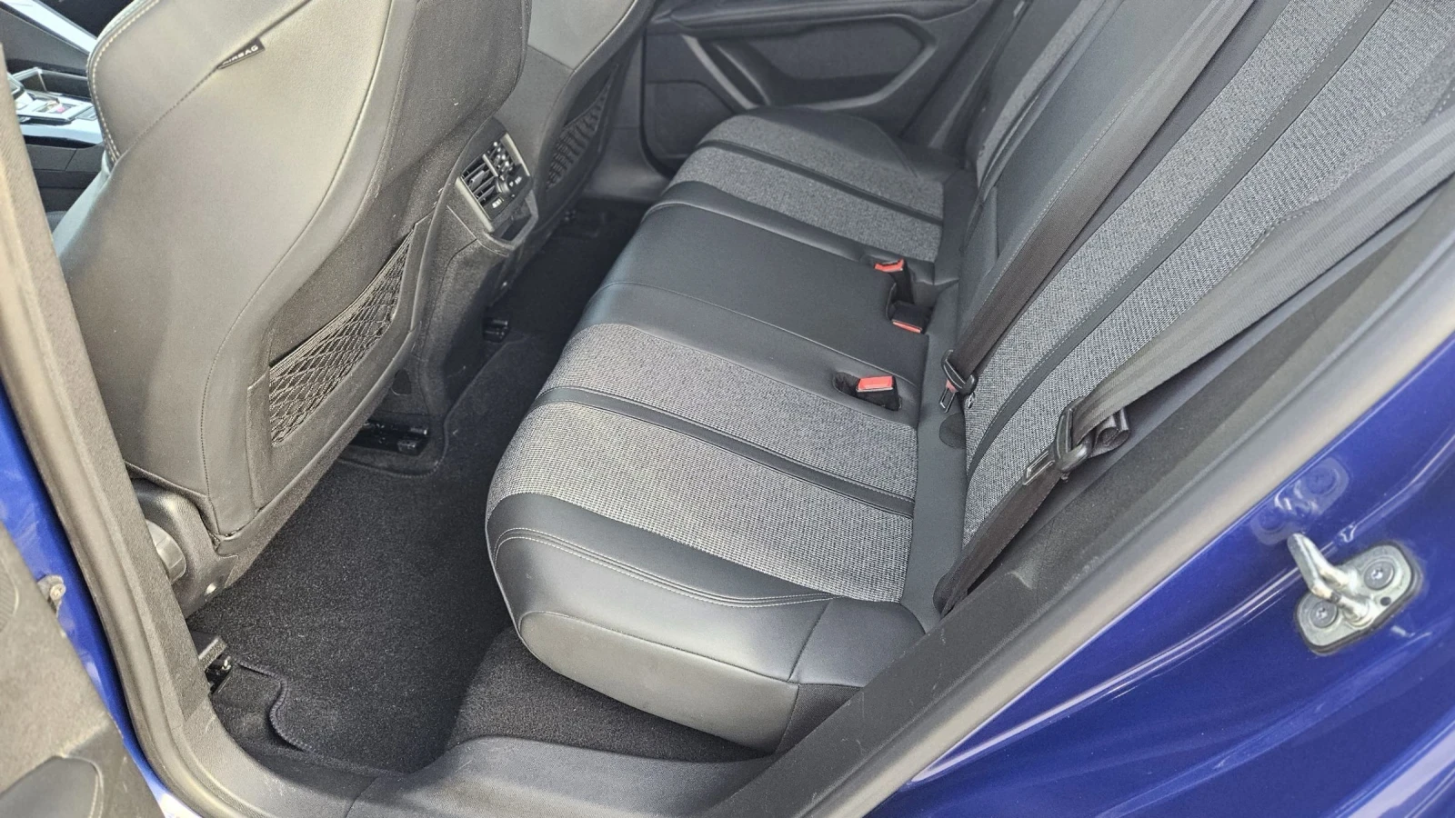 Peugeot 3008 1.2 PureTech, снимка 8 - Автомобили и джипове - 53734334