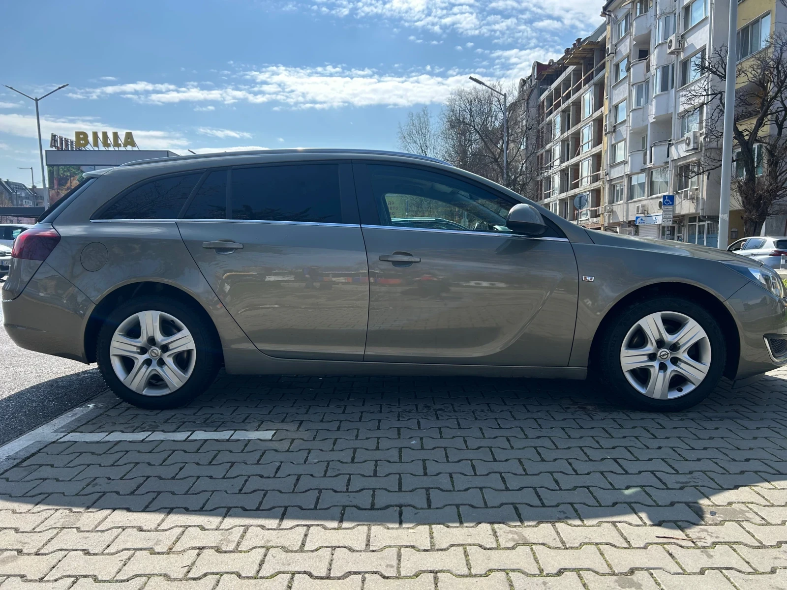 Opel Insignia A sport Tourer-Business Edition-Navi , снимка 8 - Автомобили и джипове - 53747247