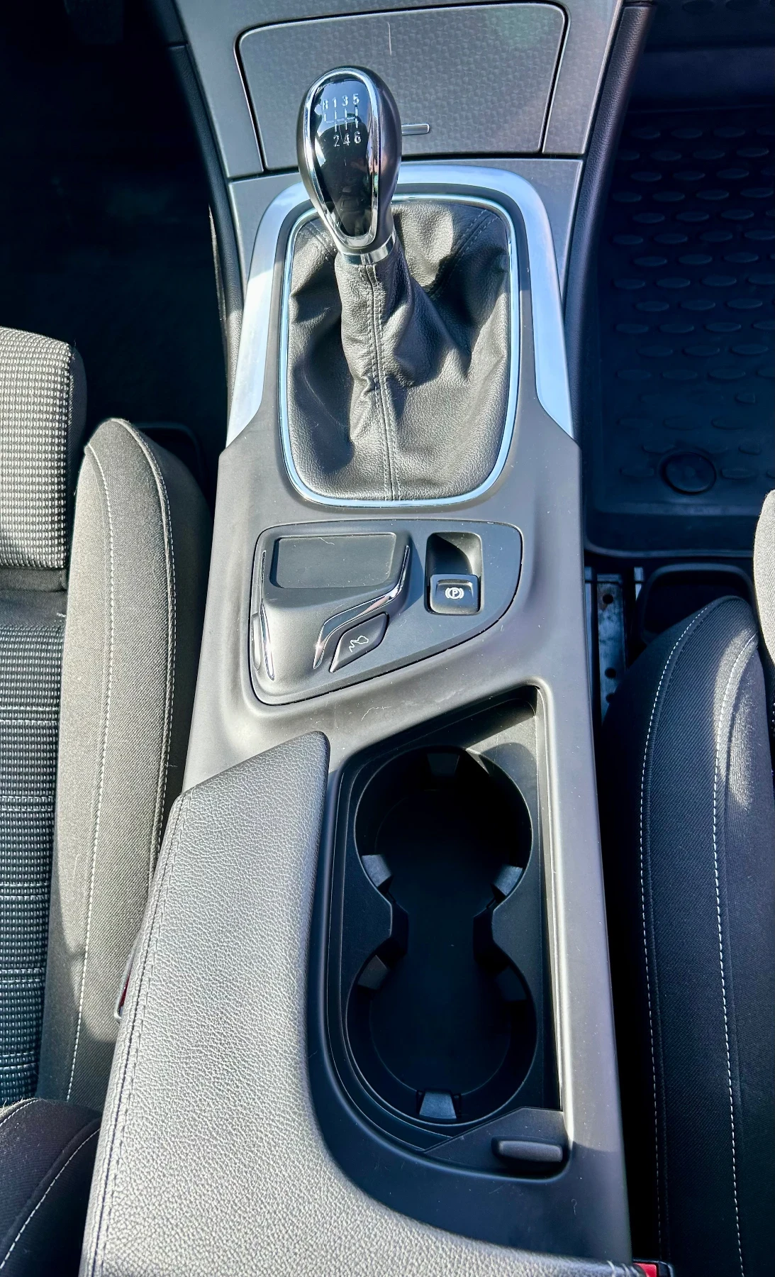 Opel Insignia A sport Tourer-Business Edition-Navi , снимка 17 - Автомобили и джипове - 53747247