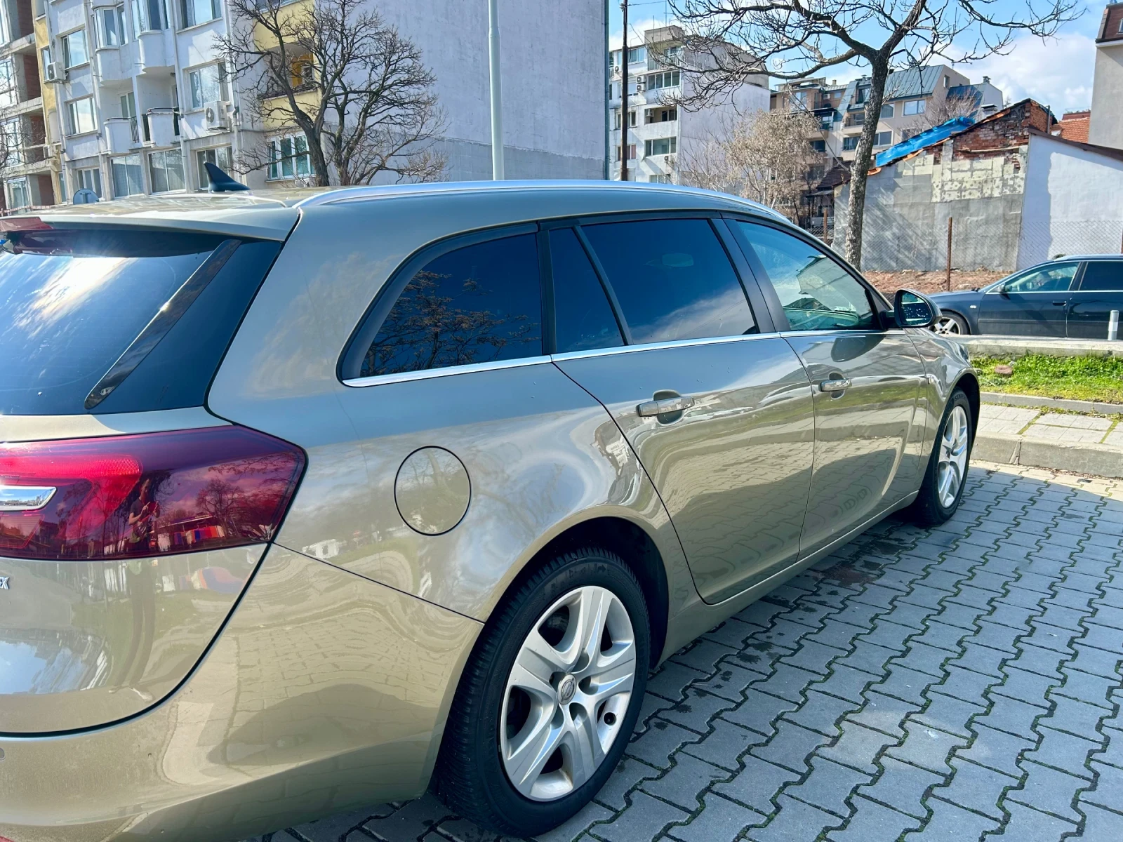 Opel Insignia A sport Tourer-Business Edition-Navi , снимка 7 - Автомобили и джипове - 53747247