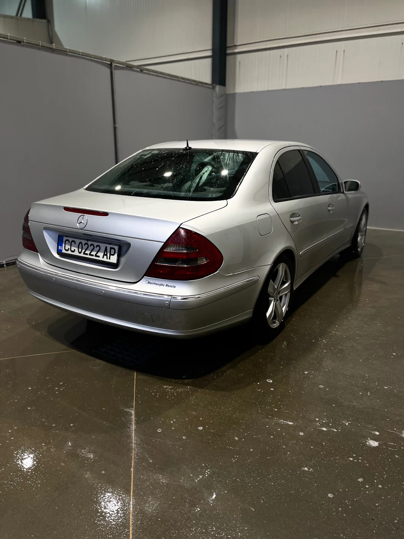 Mercedes-Benz E 220, снимка 6 - Автомобили и джипове - 54077520
