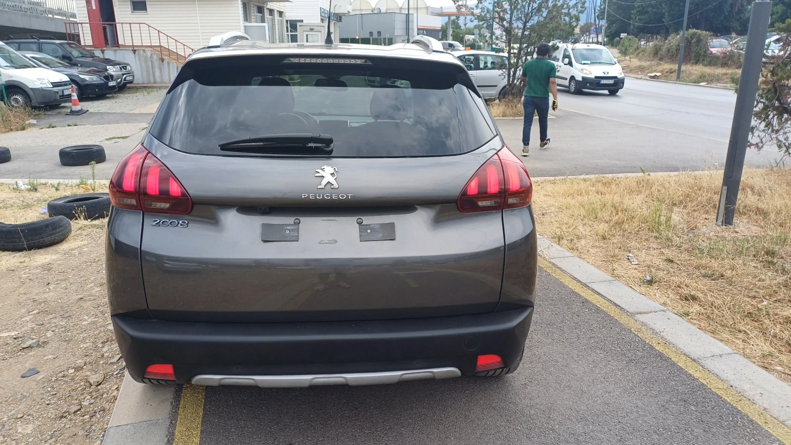 Peugeot 2008, снимка 3 - Автомобили и джипове - 54379125
