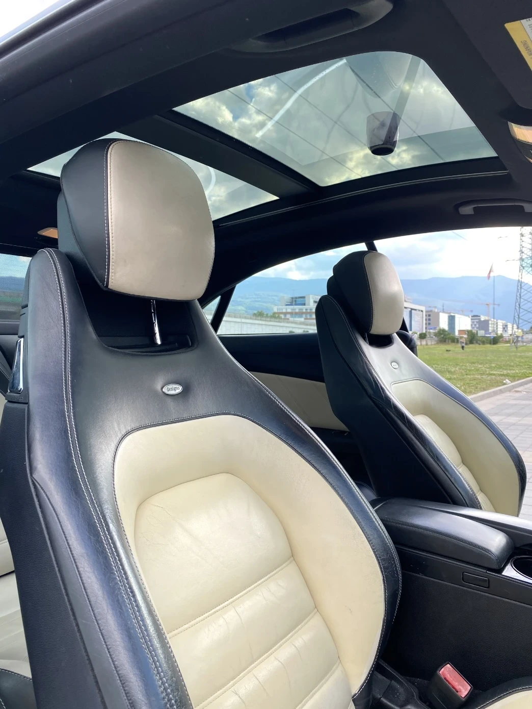 Mercedes-Benz E 500 AMG* DESIGNO* LINE ASS* PANO* ПОДГРЕВ* HARMAN KARD, снимка 11 - Автомобили и джипове - 55069309