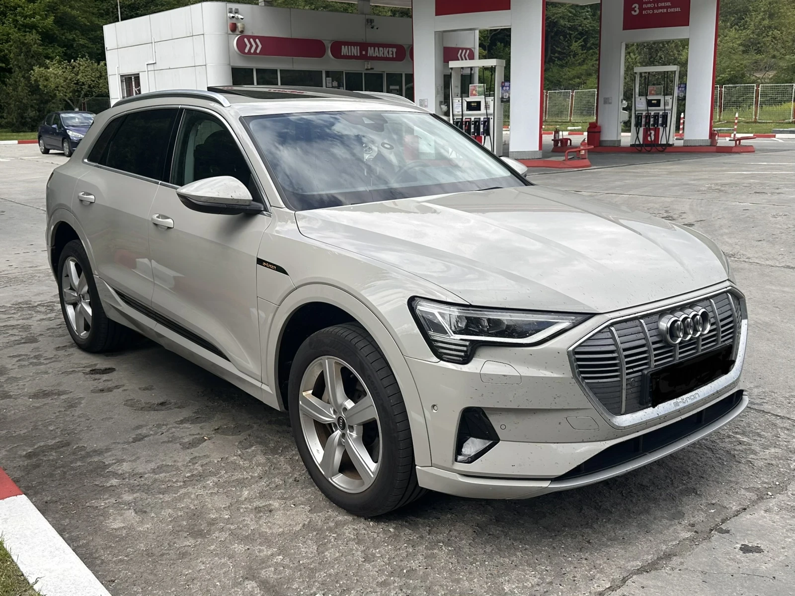 Audi E-Tron E-TRON 55  95KW  TOP, снимка 2 - Автомобили и джипове - 54887669
