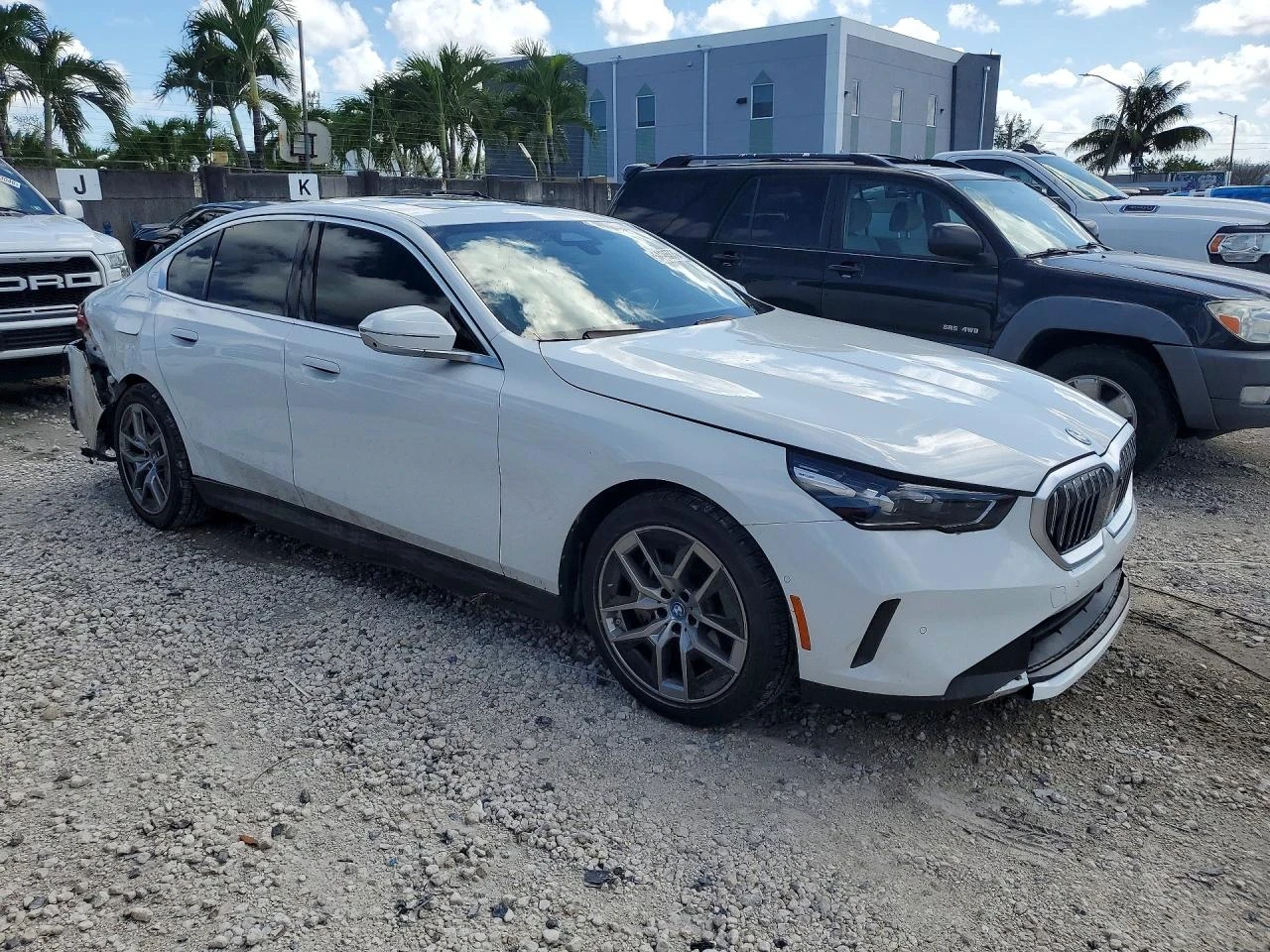 BMW i5 EDRIVE 40, снимка 3 - Автомобили и джипове - 55051767