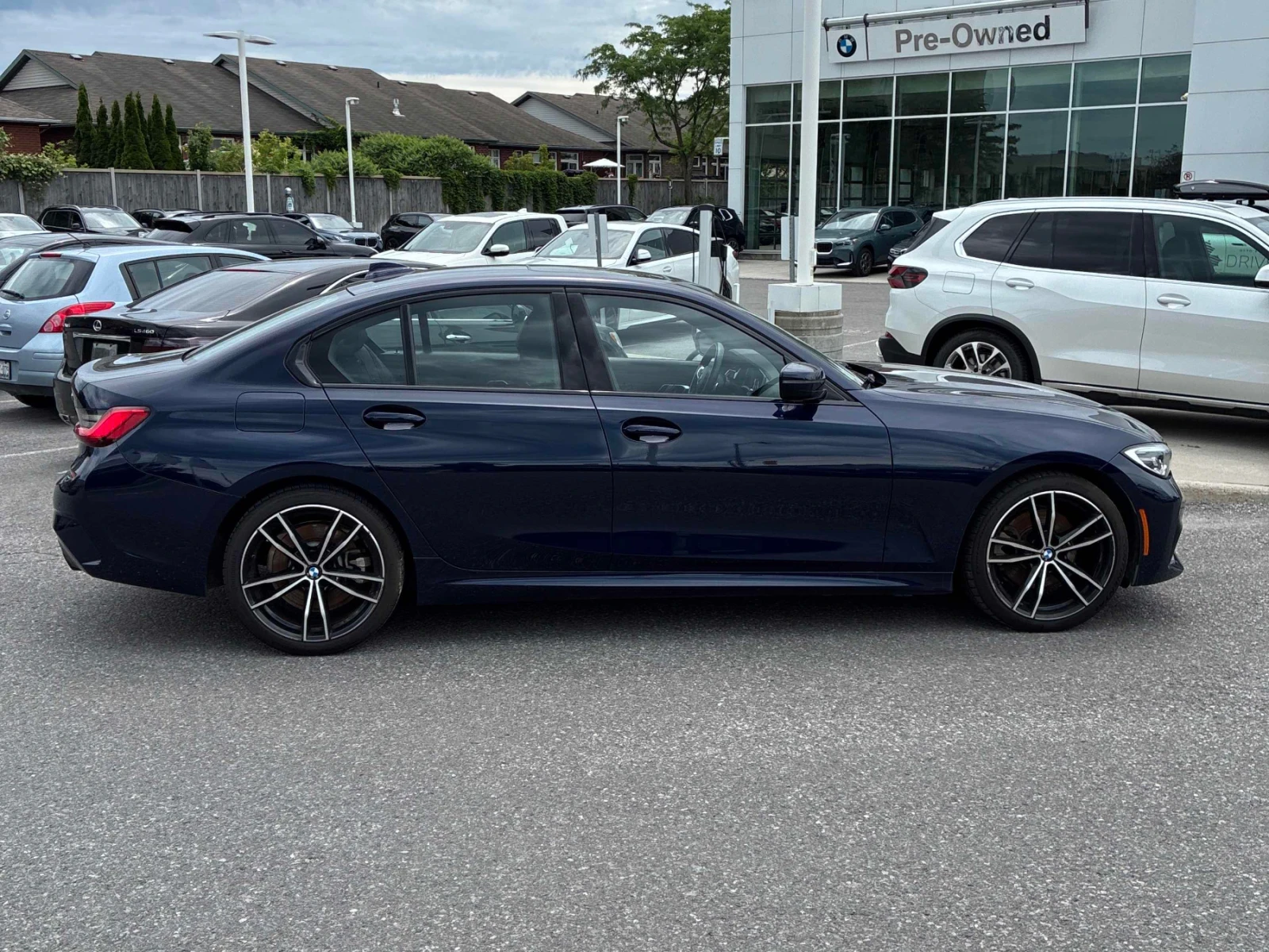 BMW 330 Xi* M-Pack* Distronic* Harman Kardon, снимка 5 - Автомобили и джипове - 55241801