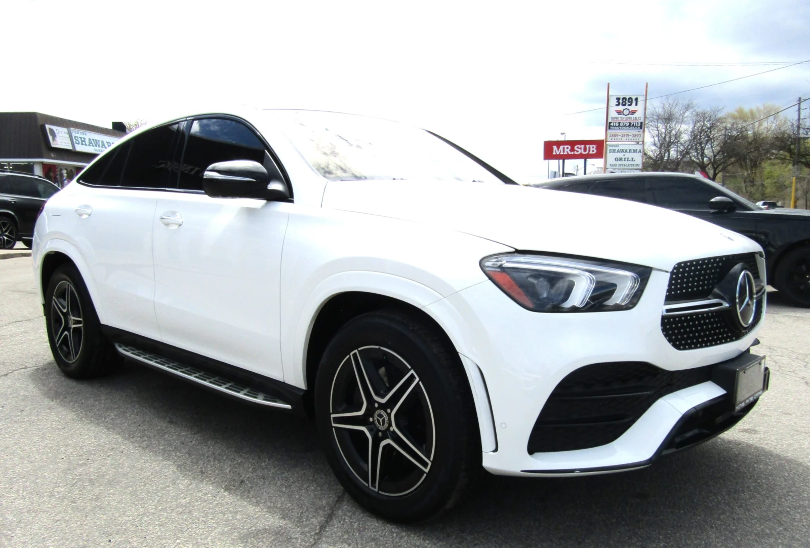 Mercedes-Benz GLE 450 GLE 450 4MATIC | Pano | Park Assist | LED, снимка 3 - Автомобили и джипове - 55261958