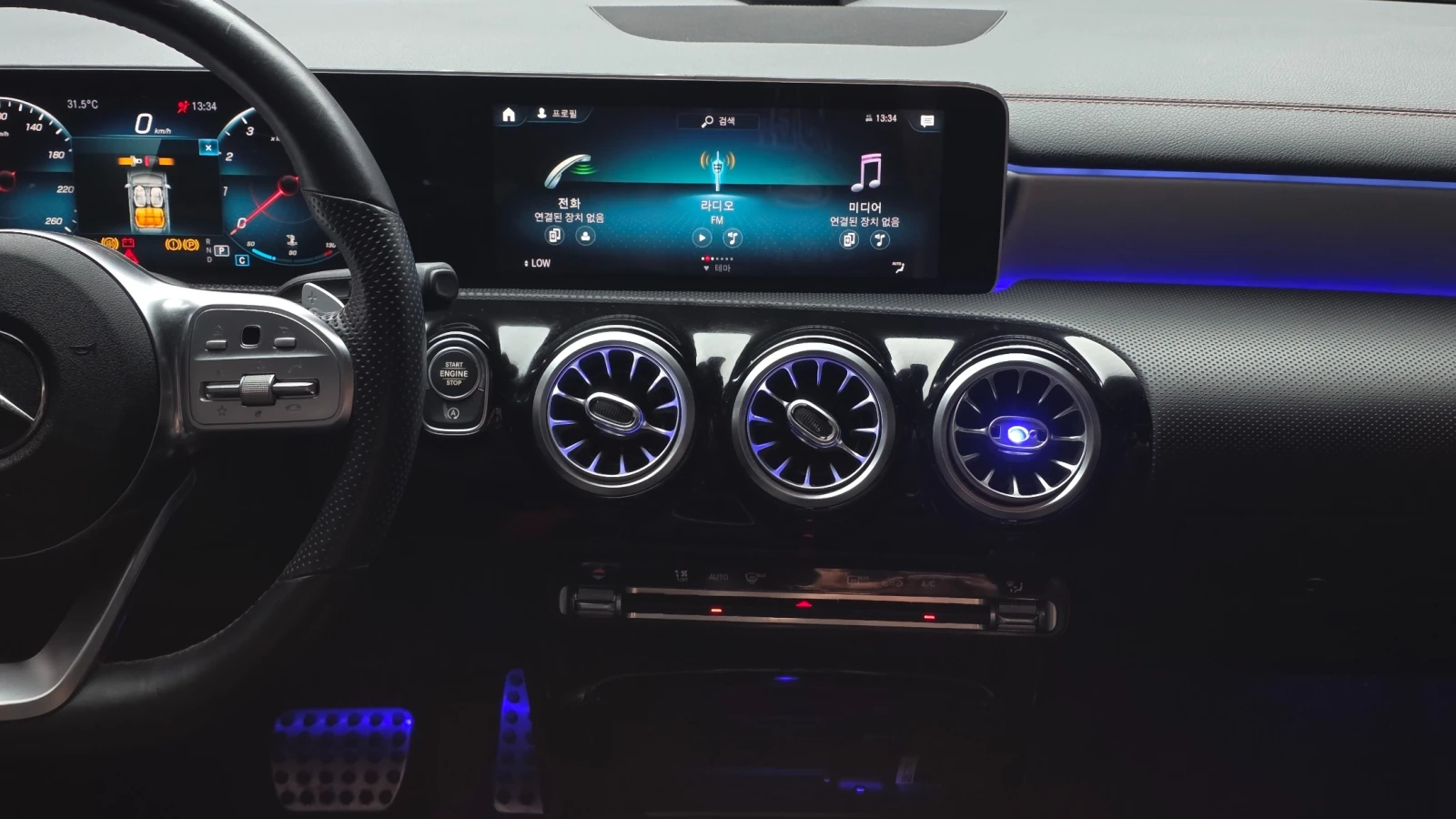 Mercedes-Benz CLA 250 4MATIC, снимка 12 - Автомобили и джипове - 55636833
