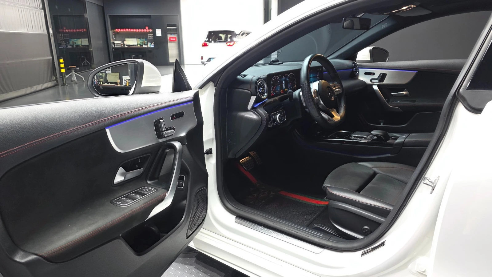 Mercedes-Benz CLA 250 4MATIC, снимка 7 - Автомобили и джипове - 55636833