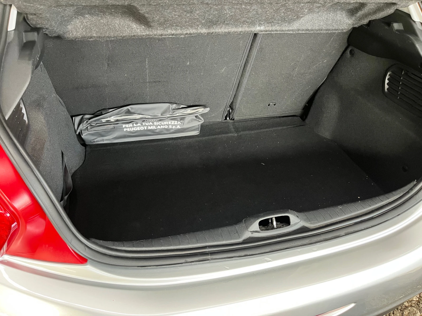 Peugeot 208, снимка 14 - Автомобили и джипове - 56154121