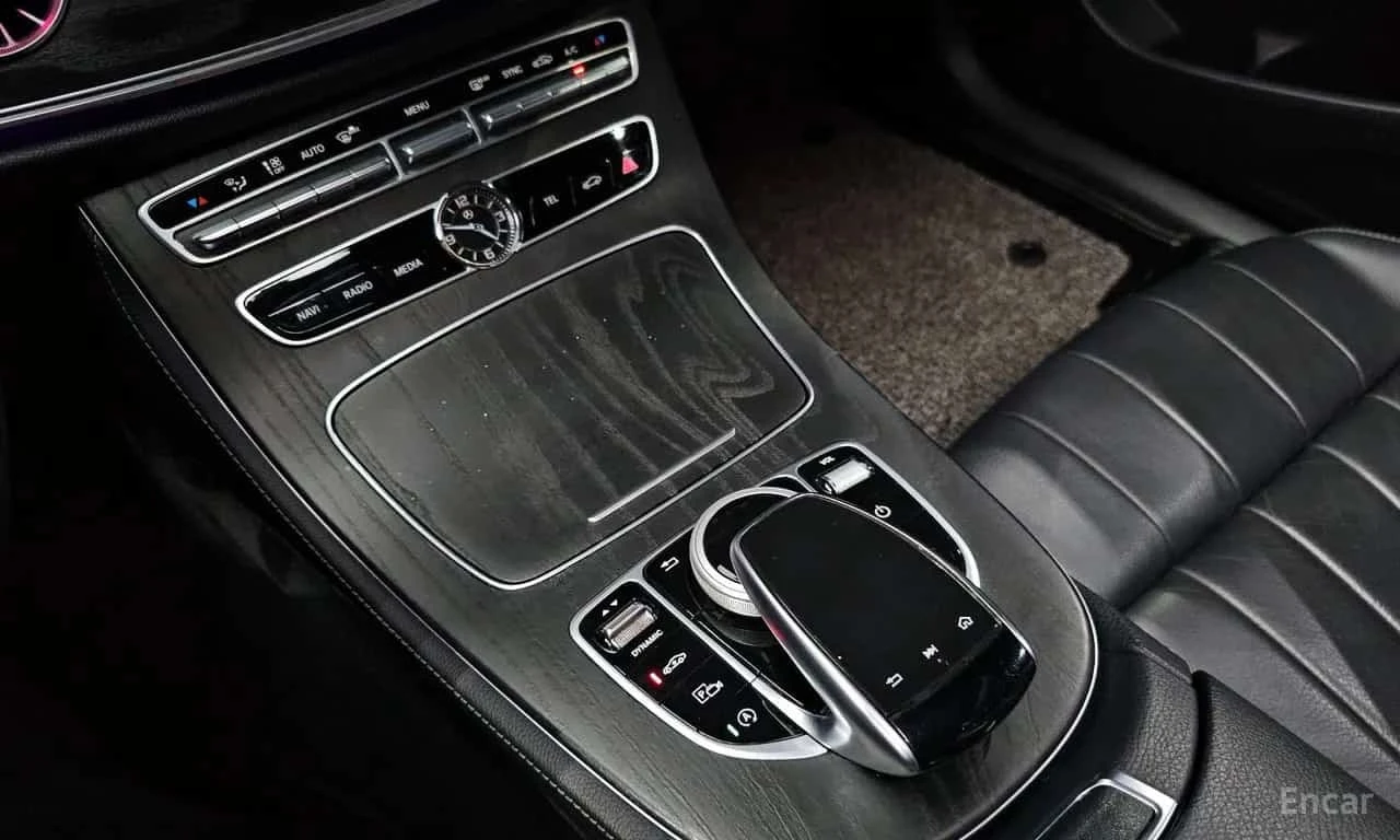 Mercedes-Benz E 220 * E220d Coupe * , снимка 17 - Автомобили и джипове - 56594385