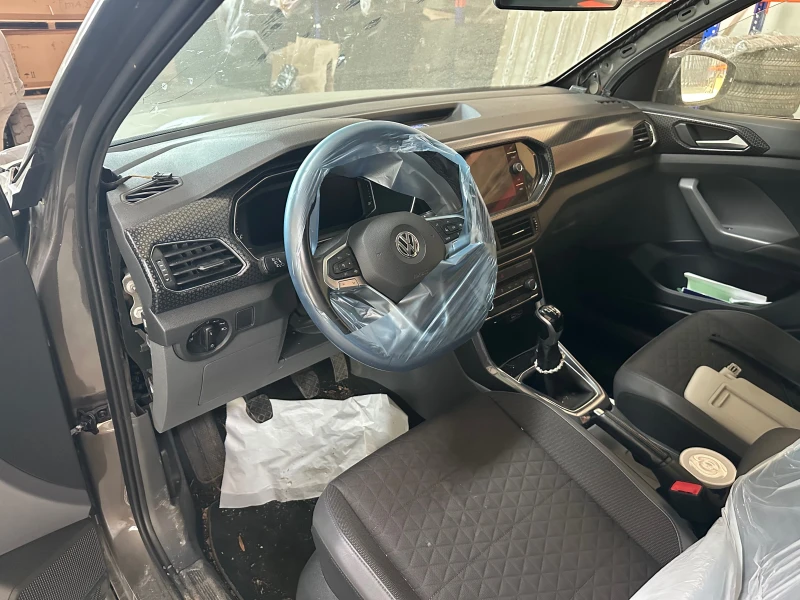 VW T-Cross 1.0 TFSI, снимка 6 - Автомобили и джипове - 46958589