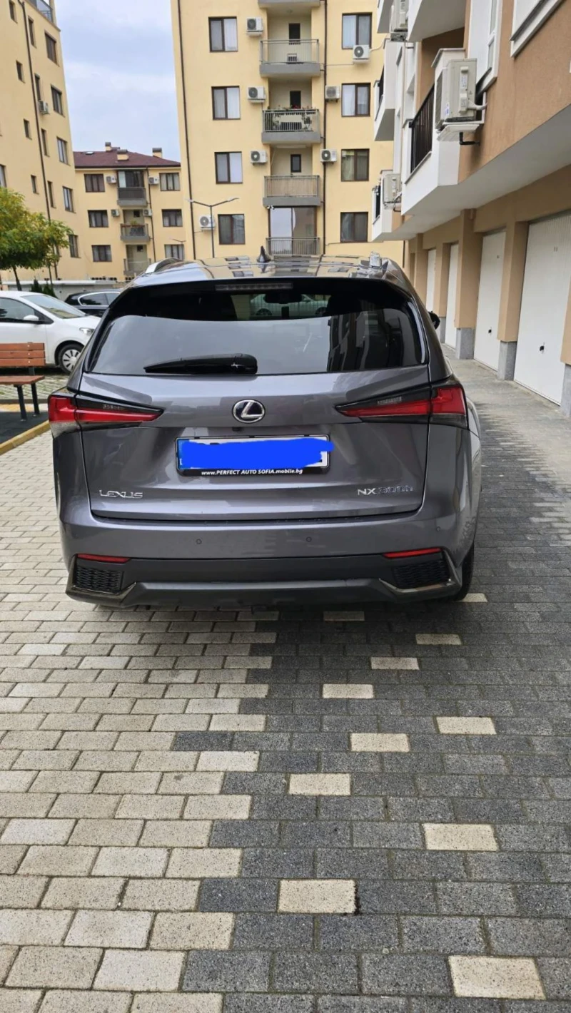 Lexus NX 300h ПЕРФЕКТНА, F SPORT, TRI-BEAM LED, 4x4, снимка 3 - Автомобили и джипове - 52348281