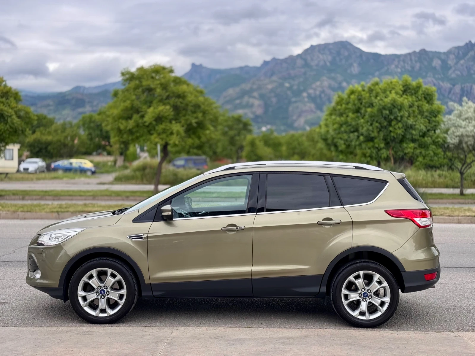 Ford Kuga 2.0TDCI 163кс 4x4* TITANIUM* FULL* ПЕРФЕКТЕН*  - изображение 2