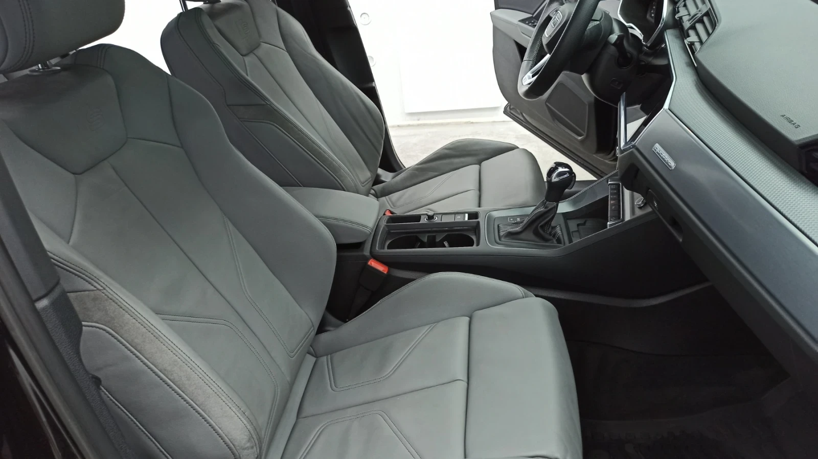 Audi Q3 Audi Q-3 BLack opic S-LINE 45TFSI PREMIUM PLUS  - изображение 8