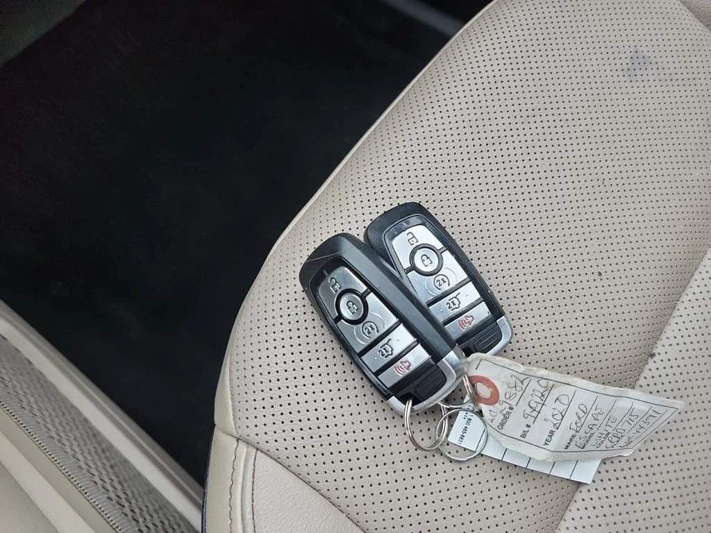 Ford Escape * TITANIUM HYBRID * CARFAX * ЦЕНА ДО БЪЛГАРИЯ*  - изображение 8