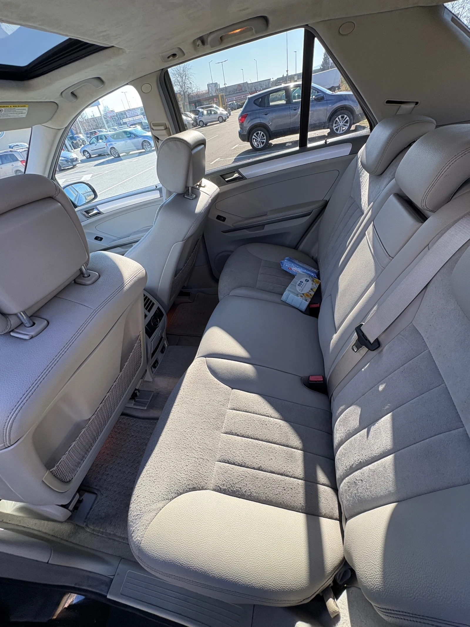 Mercedes-Benz ML 320, снимка 9 - Автомобили и джипове - 54647335