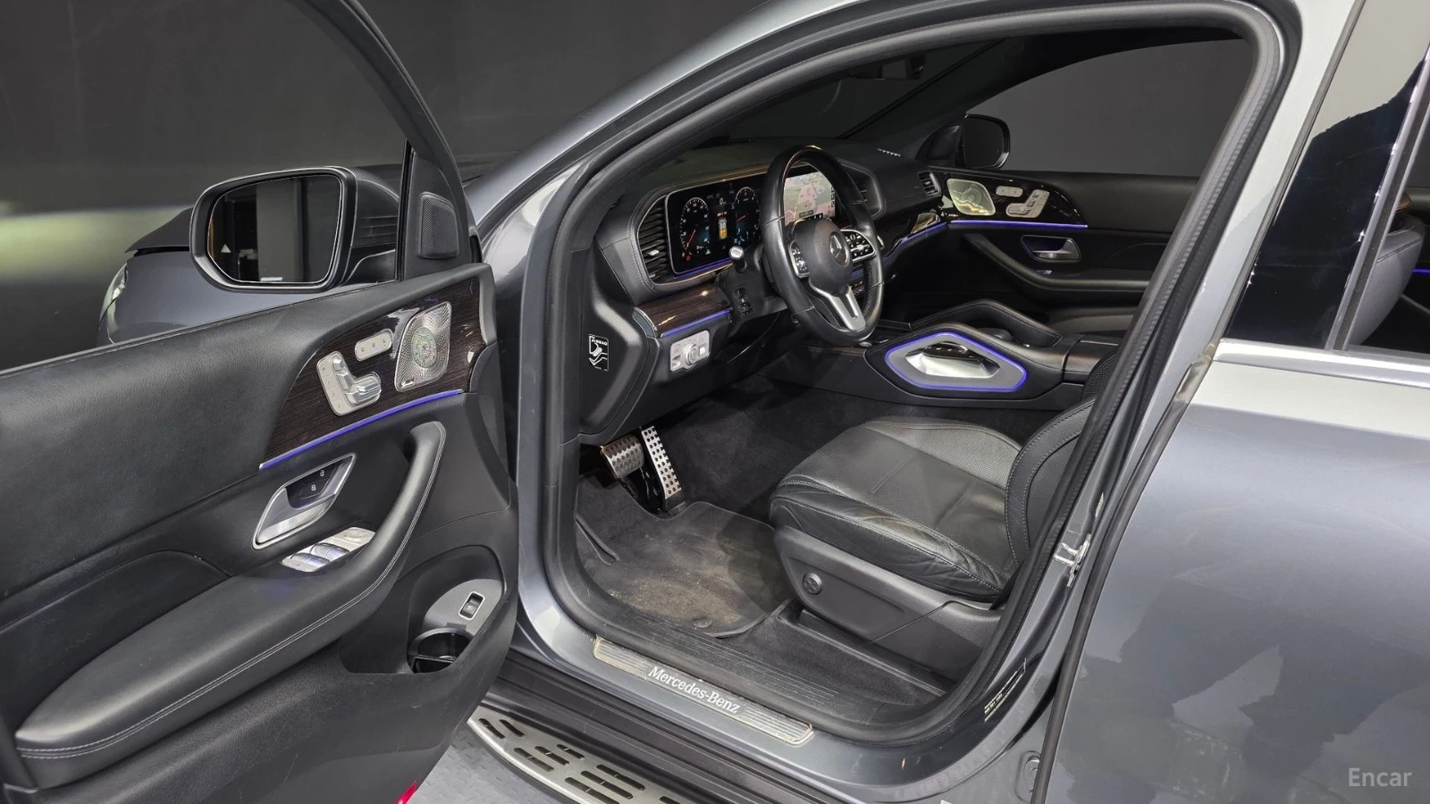 Mercedes-Benz GLE 400 Distronic* Пано* 360* Burmeister* Обдух, снимка 2 - Автомобили и джипове - 55644228