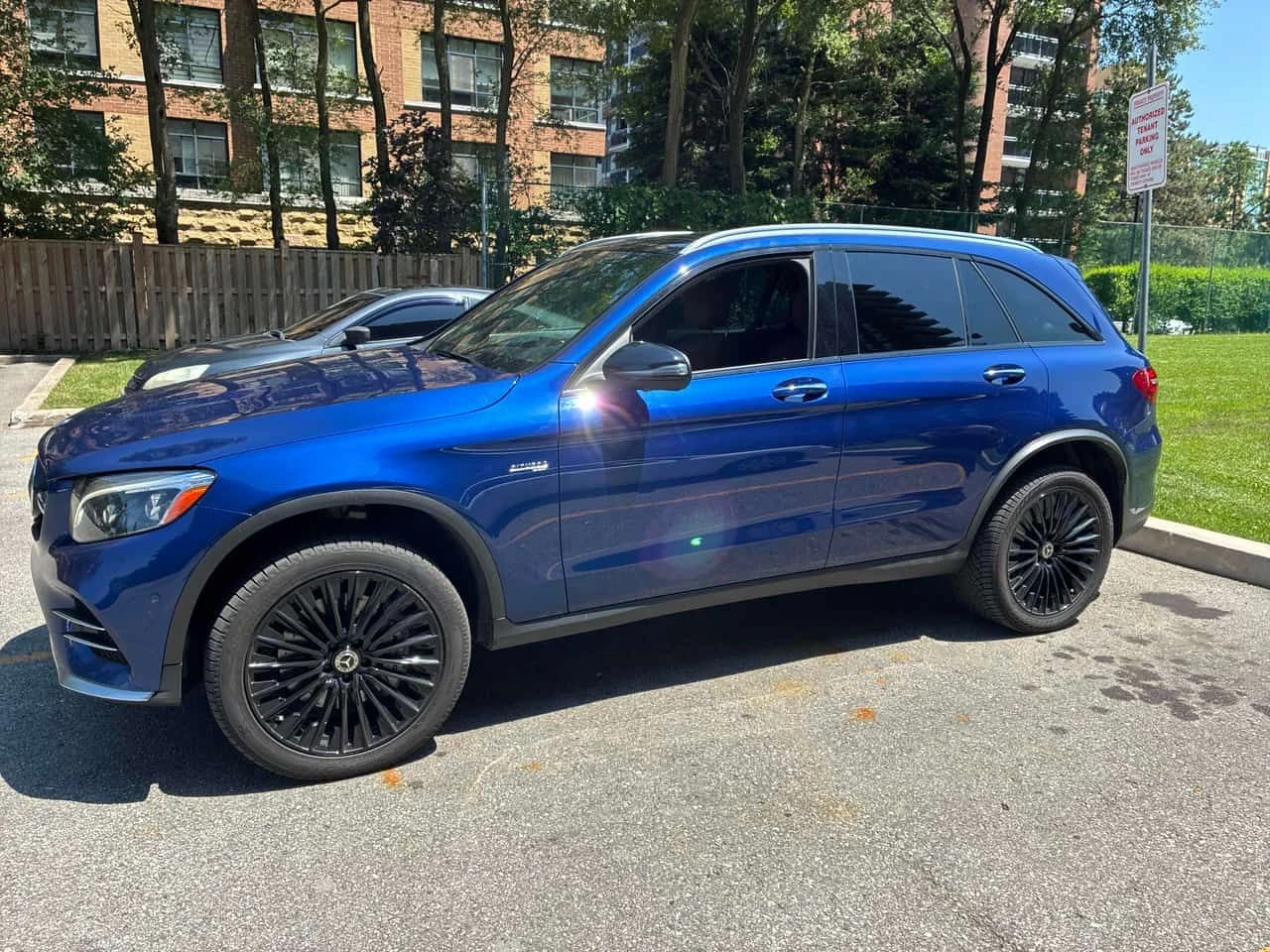 Mercedes-Benz GLC 43 AMG * CARFAX * ОПЦИЯ ЗА ФИНАНСИРАНЕ, снимка 2 - Автомобили и джипове - 55657762