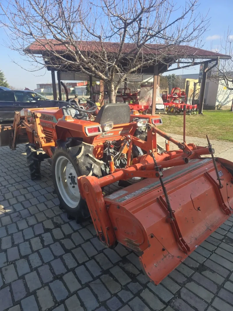 Трактор Kubota ZL1 - 205, снимка 4 - Селскостопанска техника - 53153495