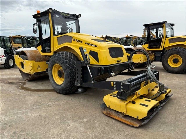 Валяк BOMAG BW 213 BVC ЛИЗИНГ - изображение 8