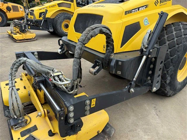 Валяк BOMAG BW 213 BVC ЛИЗИНГ - изображение 7