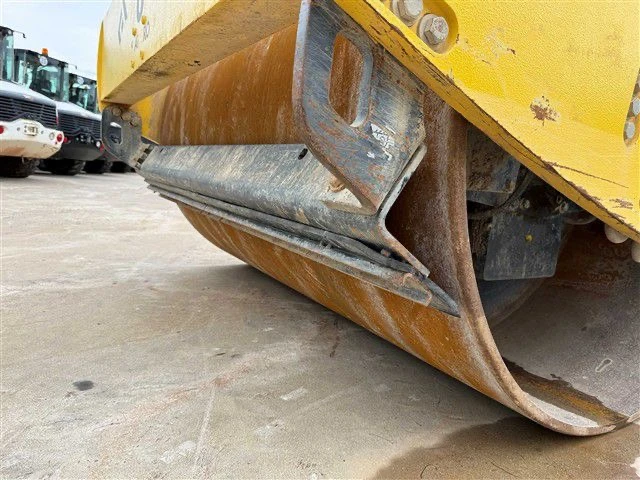 Валяк BOMAG BW 213 BVC ЛИЗИНГ - изображение 3