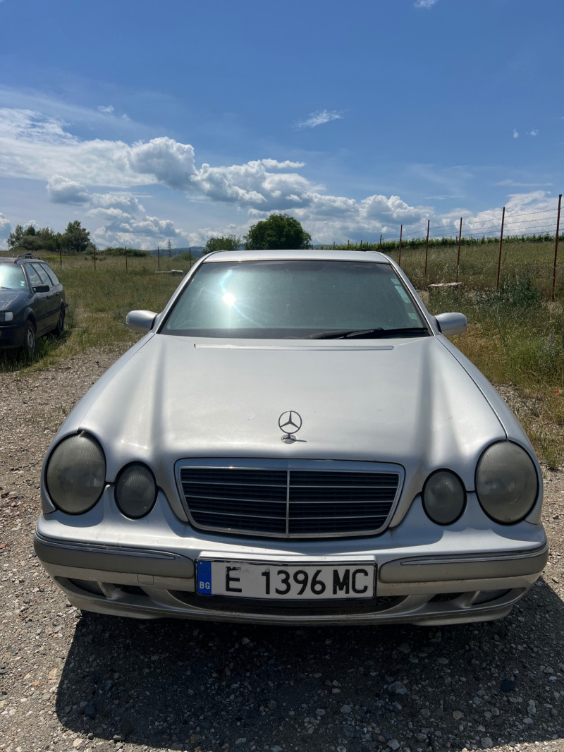 Mercedes-Benz E 270, снимка 1 - Автомобили и джипове - 45902873