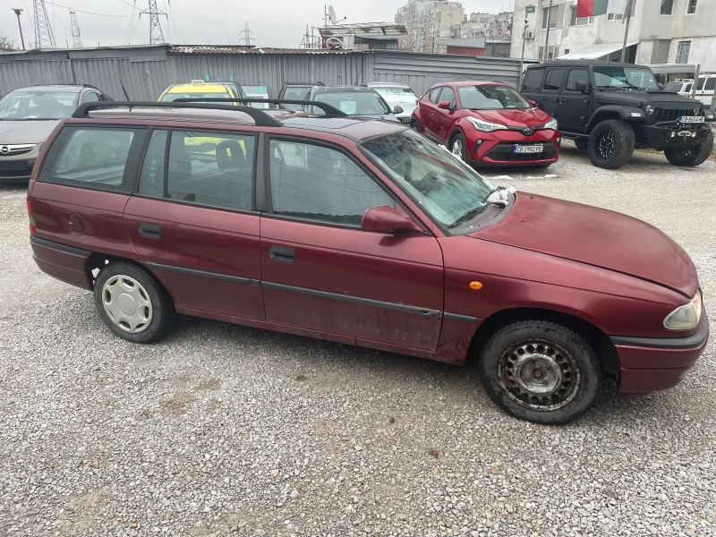 Opel Astra 1, 6 Цяла за Части, снимка 7 - Автомобили и джипове - 48269993