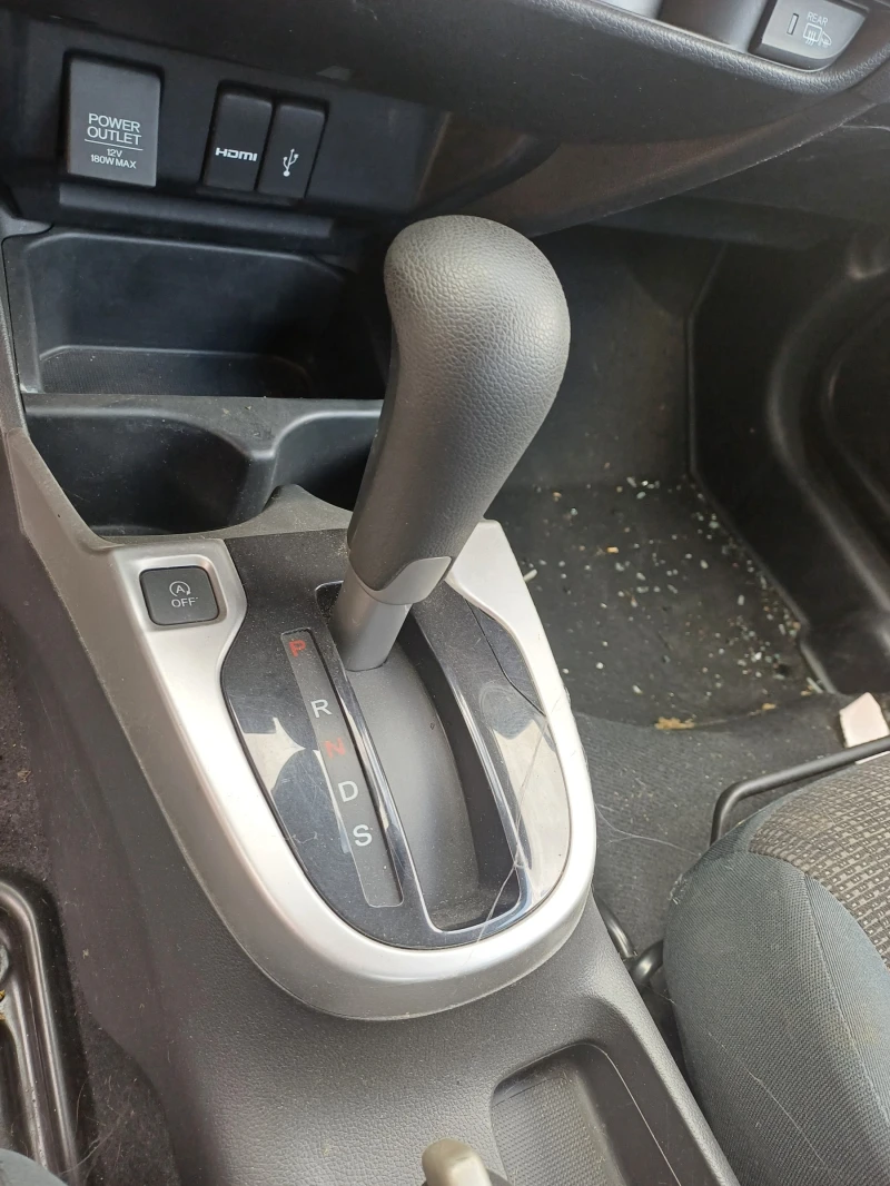 Honda Jazz 1.3i-102кс.На части, снимка 8 - Автомобили и джипове - 50023124