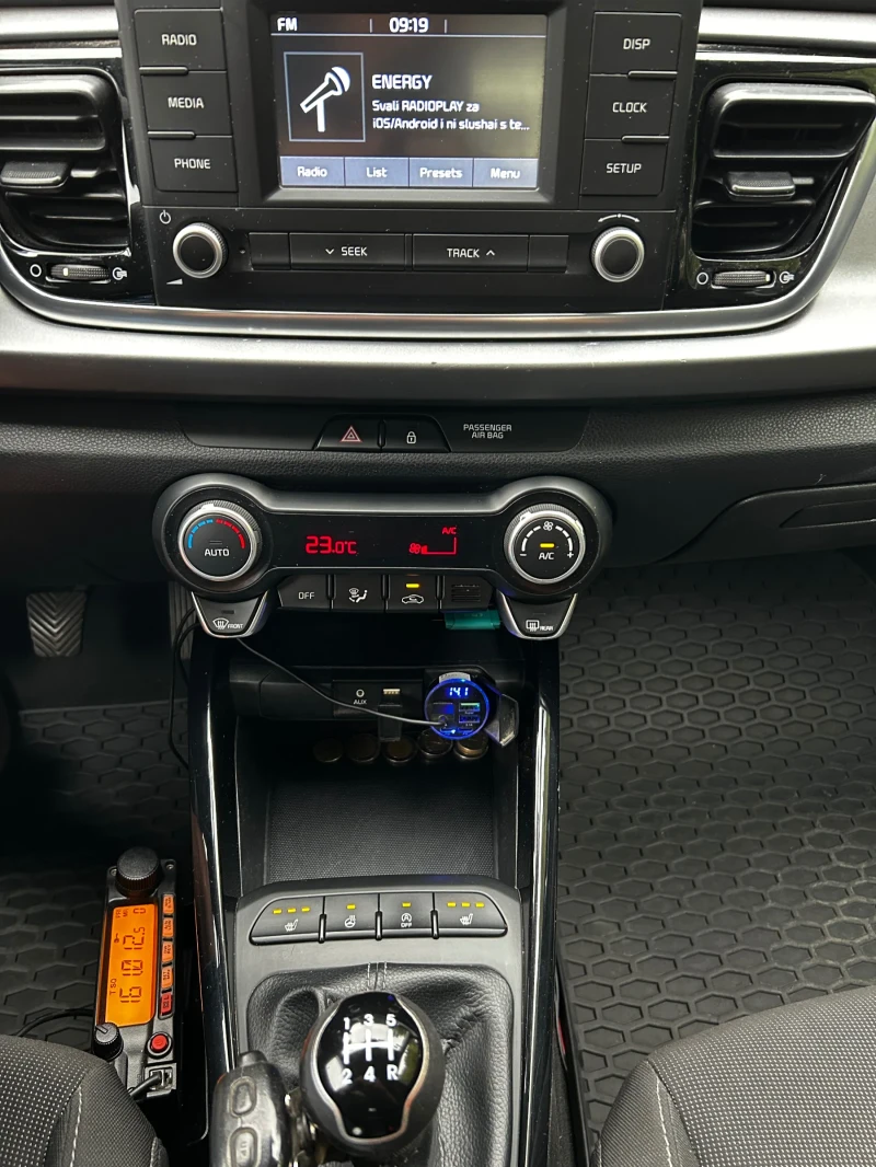 Kia Rio 1.25, снимка 11 - Автомобили и джипове - 52160963