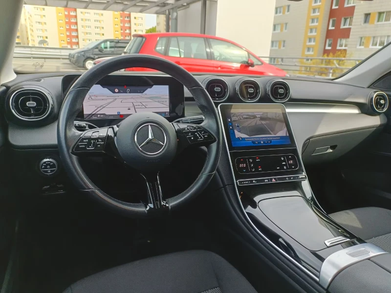 Mercedes-Benz C 220 d/AVANTGARDE/SPORT/200HP//RFK/TEMP/SH/AHK/122D, снимка 9 - Автомобили и джипове - 51919414