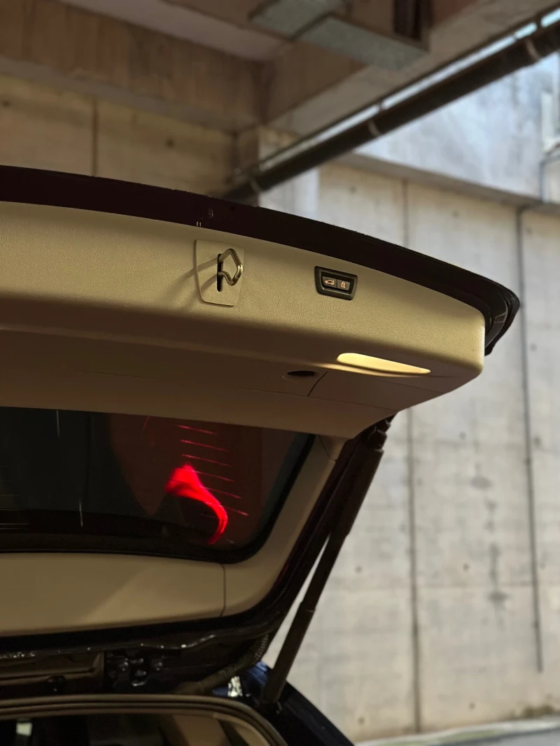 BMW 320 LCI Advantage , снимка 10 - Автомобили и джипове - 52483342