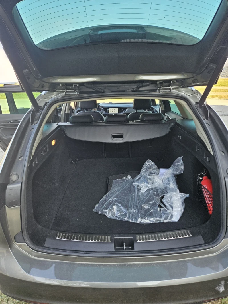 Opel Insignia, снимка 2 - Автомобили и джипове - 52567945