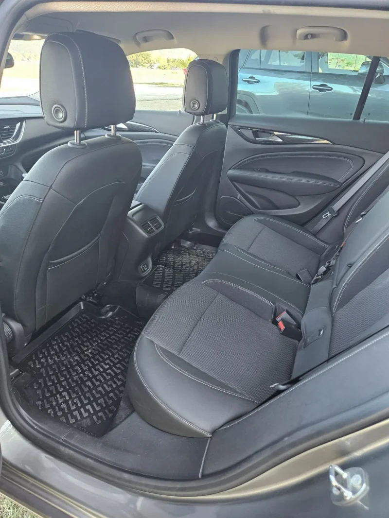 Opel Insignia, снимка 9 - Автомобили и джипове - 52567945