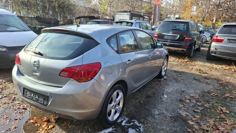 Opel Astra 1.7d/120кс/ Нави/6   Скорости, снимка 6 - Автомобили и джипове - 52546928