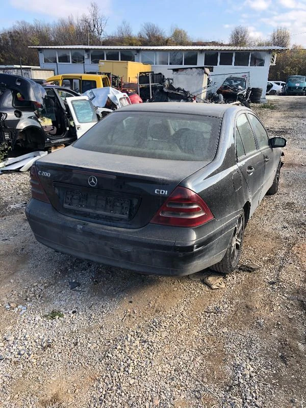 Mercedes-Benz C 200 CDI 116кс 6скорости, снимка 3 - Автомобили и джипове - 46964097