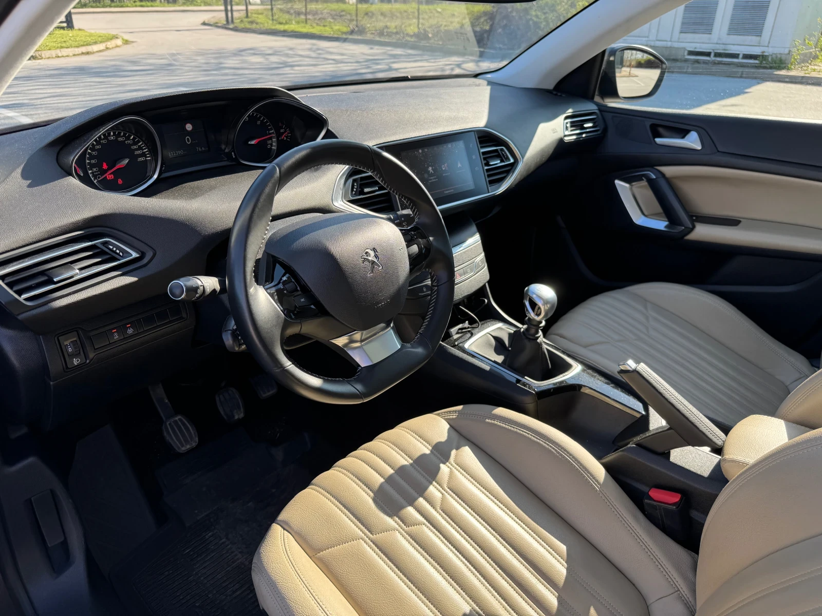 Peugeot 308 1.5 HDI 130к.с Кожа/Панорама/Car Play - изображение 10