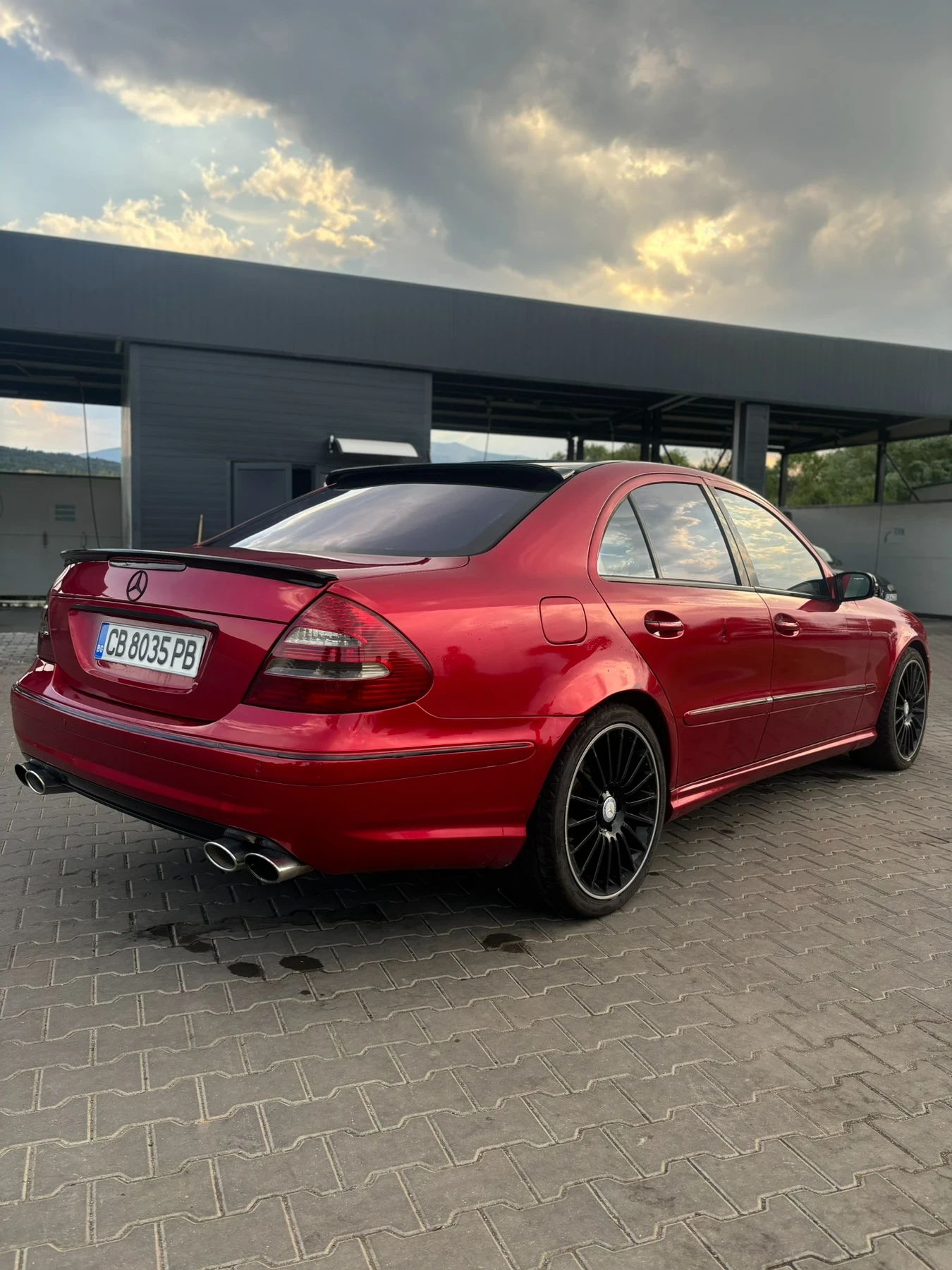 Mercedes-Benz E 500  - изображение 4