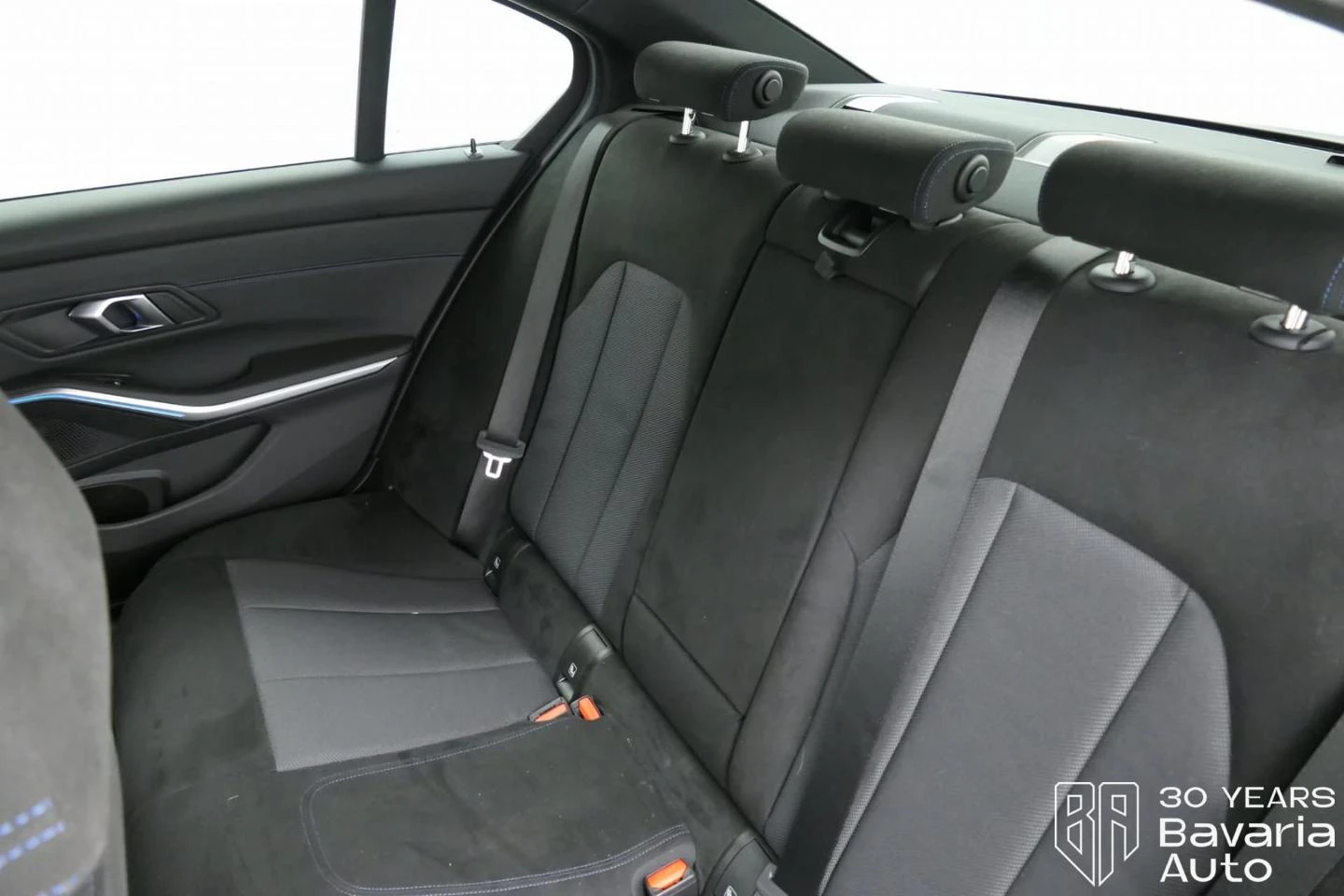 BMW 320 d xDrive M Sport Paket Sportautomatic - изображение 8