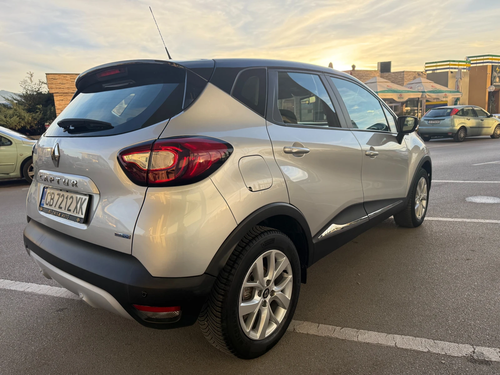Renault Captur 6 МЕСЕЦА ГАРАНЦИЯ/1.5DCI Автоматик/Facelift - изображение 4