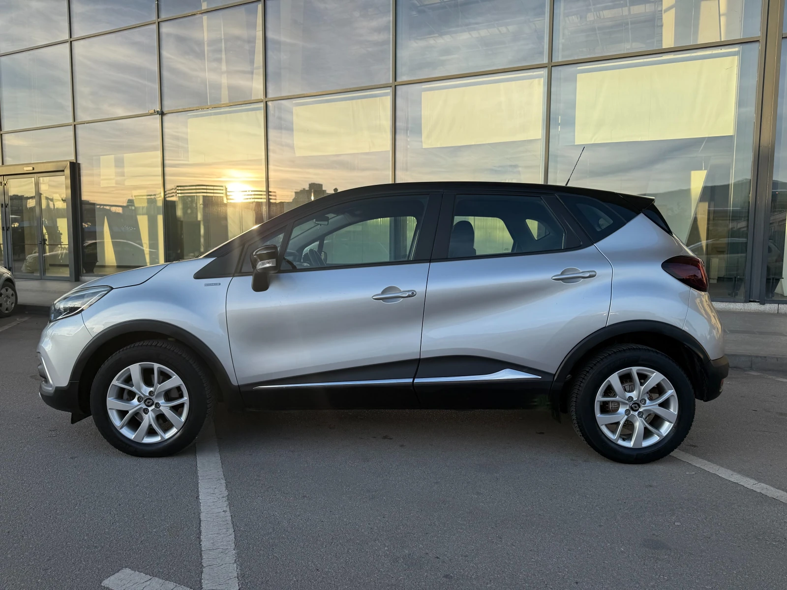 Renault Captur 6 МЕСЕЦА ГАРАНЦИЯ/1.5DCI Автоматик/Facelift - изображение 2