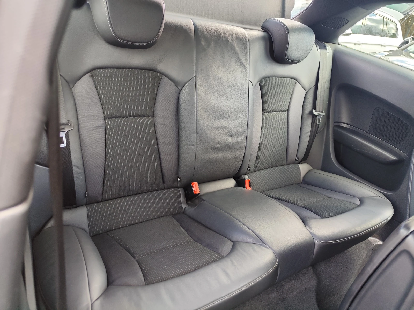 Audi A1 1.6TDi* S-LINE* LED/XENON* EURO5B*  | Mobile.bg � ����������� 12