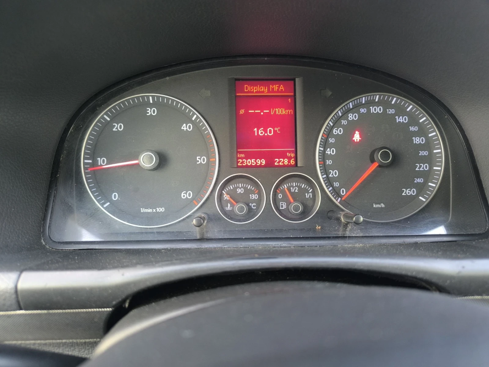 VW Touran 1.9TDI BXE NAVY , снимка 11 - Автомобили и джипове - 53738546