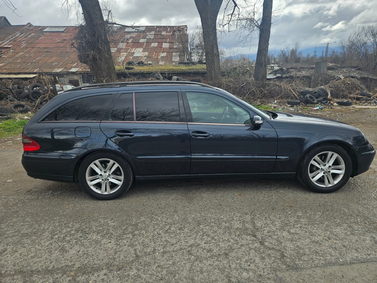 Mercedes-Benz E 320, снимка 2 - Автомобили и джипове - 53934523