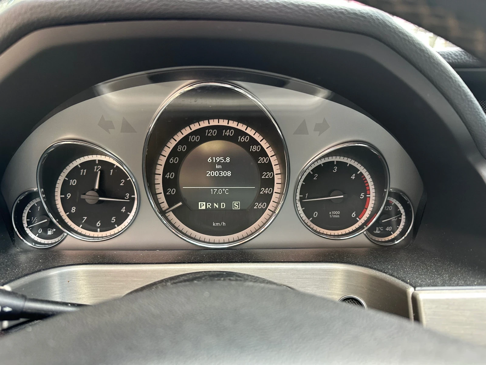 Mercedes-Benz E 250 CDI, снимка 10 - Автомобили и джипове - 54099422