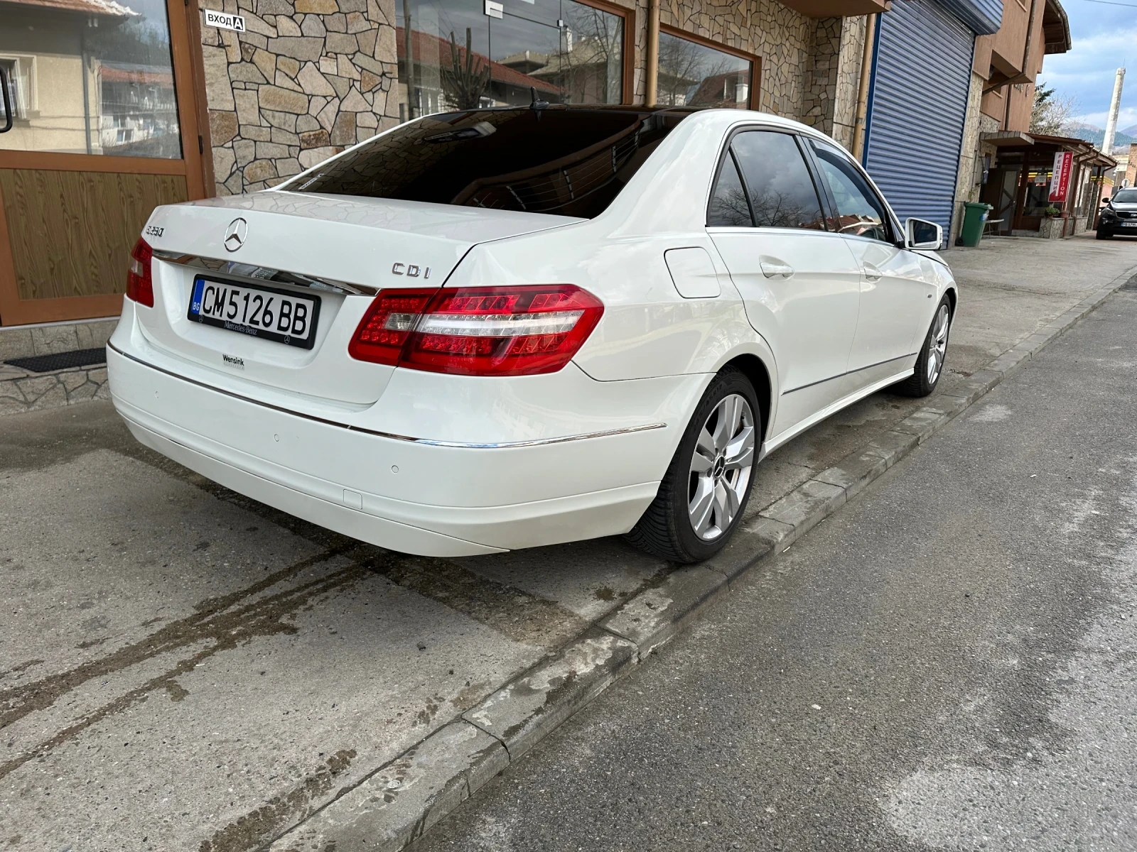 Mercedes-Benz E 250 CDI, снимка 4 - Автомобили и джипове - 54099422