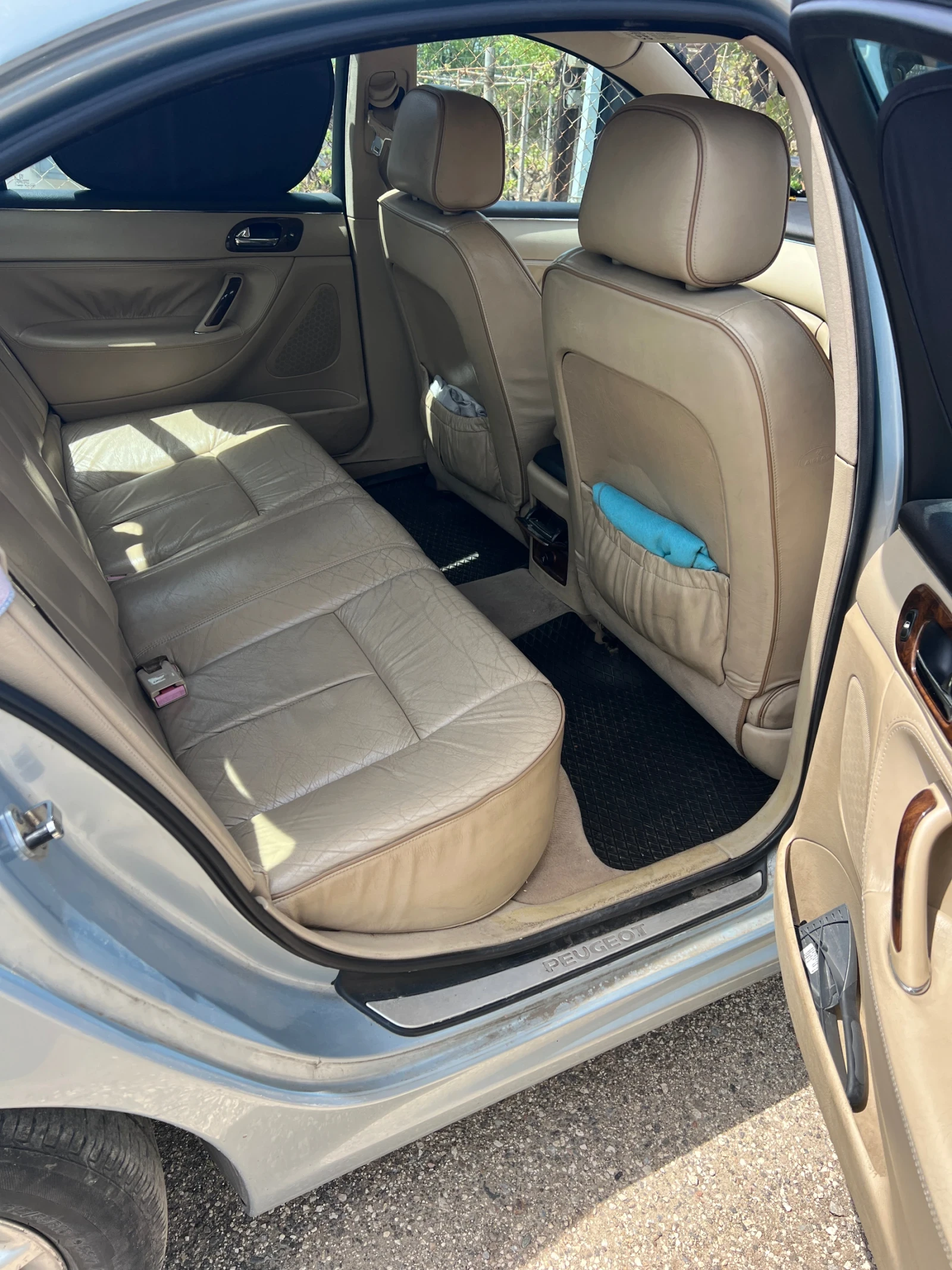 Peugeot 607